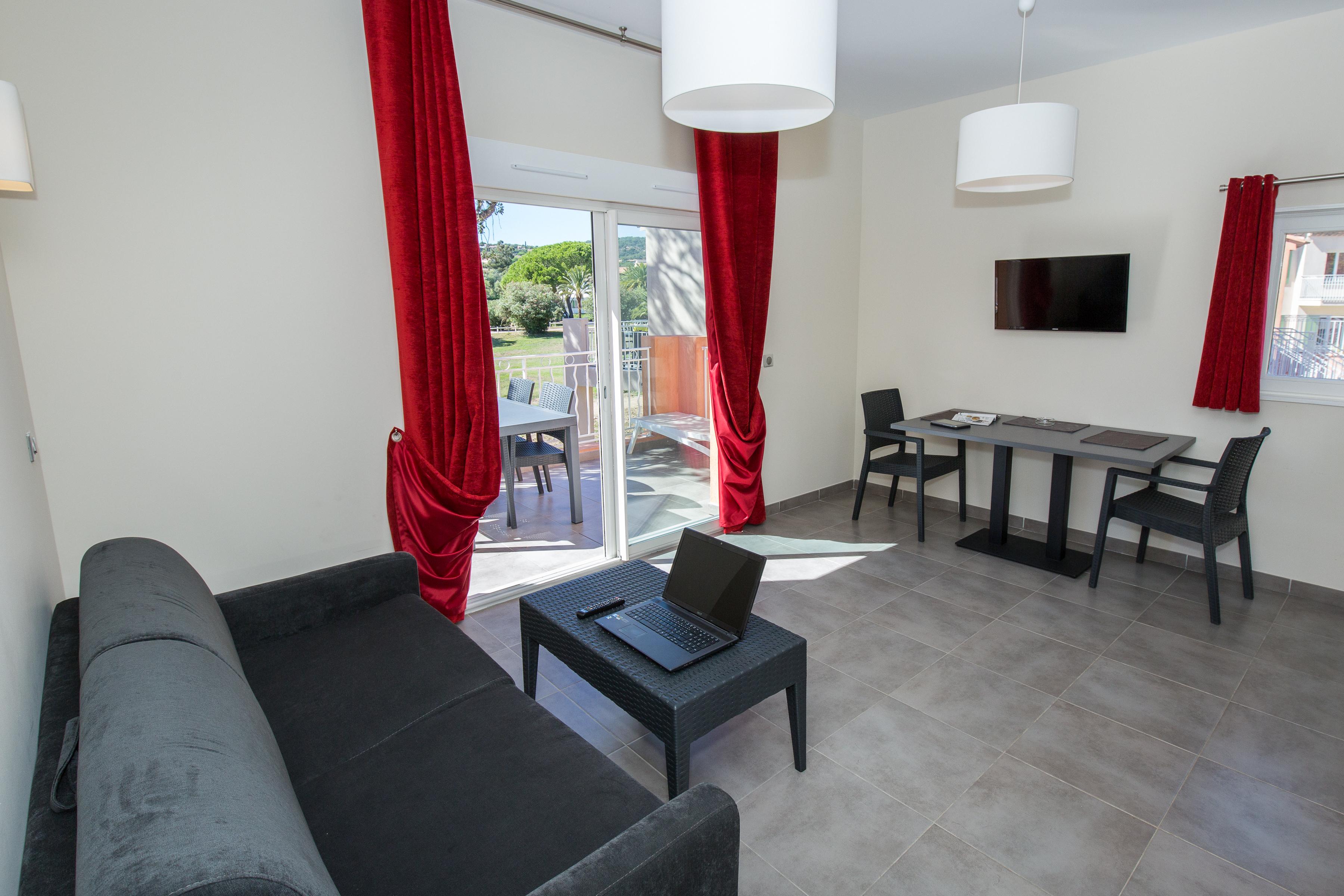 Sowell Residences Les Perles Du Golfe De Saint-Tropez Grimaud Exteriör bild